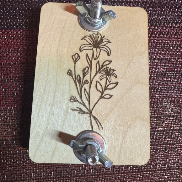 Garden theme bundle - soap, flower press, sanitizer, car diffuser, phone wallet - Picture 5 of 7